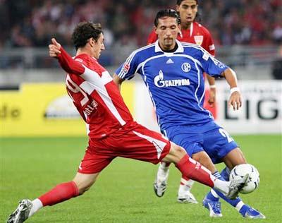 他在處理球 他在處理球